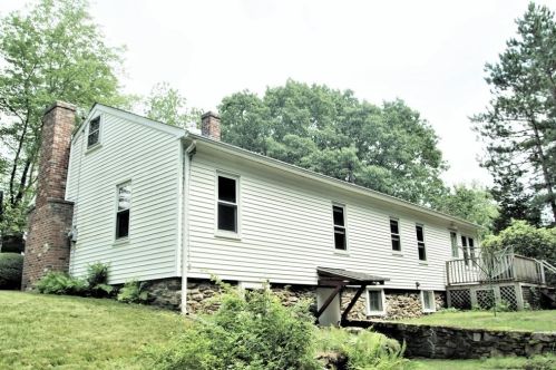 108 Partridge Hill Rd, Charlton, MA 01507-1456