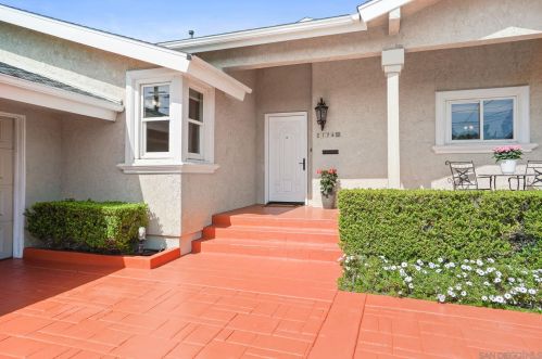 2176 Dunhaven St, San Diego, CA 92110-1227