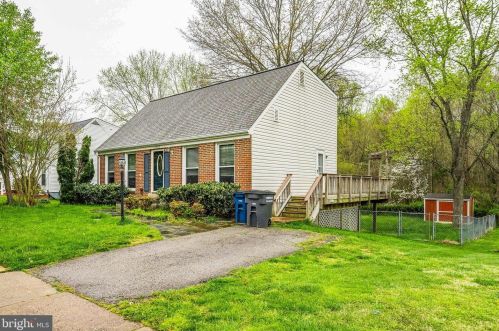 13738 Mahoney Dr, Woodbridge VA  22193-4450 exterior