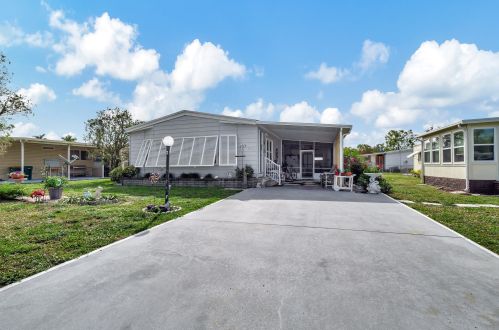270 Matecumbe Ln, Naples, FL 34114-8424
