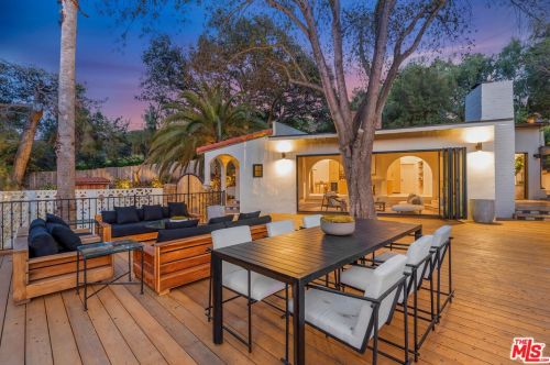 328 Poquito Ln, Topanga CA  90290-3547 exterior