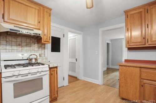 307 Berkshire Rd, Sandy Hook CT  06482-1511 exterior