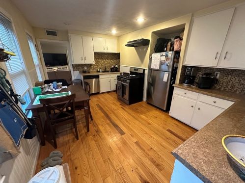 98 Chelsea St, Boston, MA