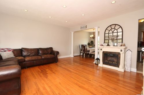 3800 Harbor Blvd, Seaford, NY 11783-3123