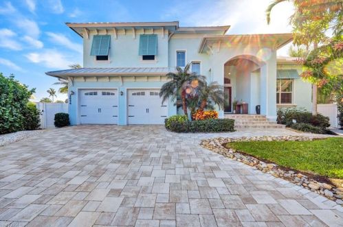 2654 Shoreview Dr, Naples, FL 34112-5840