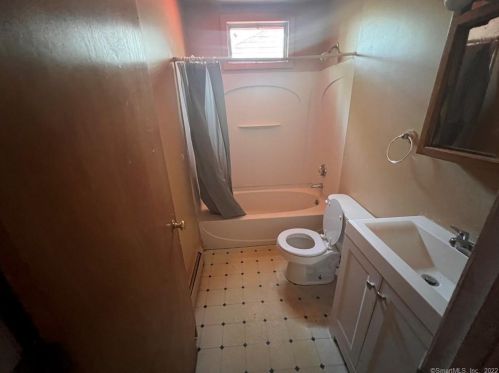 248 Willetts Ave, United States Coast Guard Ac CT  06320-5430 exterior