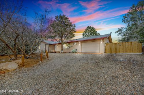 120 Grasshopper Ln, Sedona AZ  86336-4521 exterior