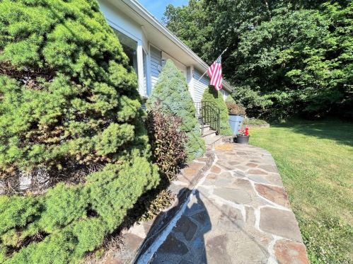 26 Howard Rd, Poughkeepsie, NY 12603-2616