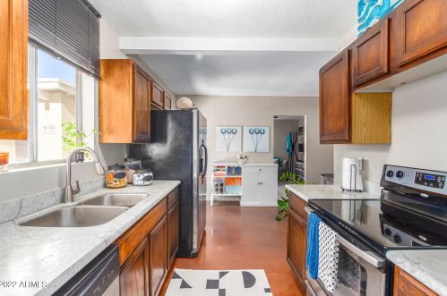 1416 Cactus Wren Dr, Phoenix AZ 85051-8107 exterior