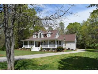 826 Huntington Hills Dr, Lincolnton, NC 28092-5843