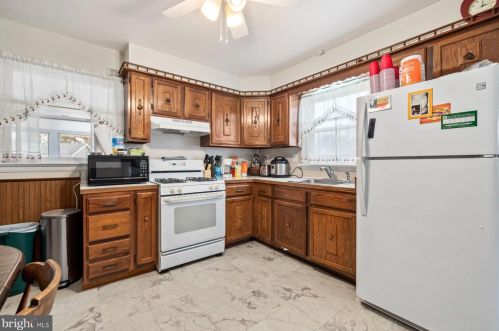 306 Veterans Dr, Palmyra NJ  08065-2319 exterior