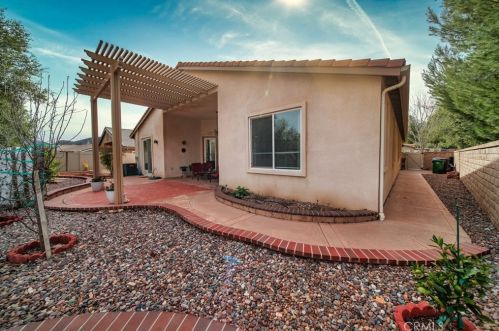 1562 Green Creek Trl, Beaumont CA  92223-7364 exterior