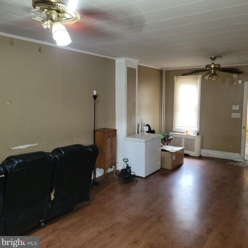 1126 Chestnut St, Wilmington, DE 19805-4027