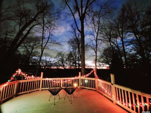 25 Ascot Rdg, Great Neck NY  11021-2900 exterior