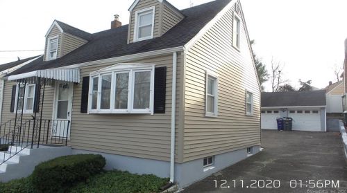216 Granfield Ave, Bridgeport, CT 06610-2304