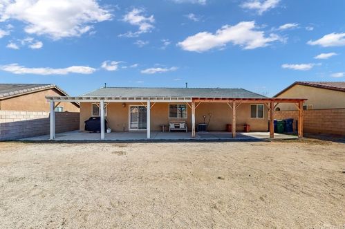 43123 Fleetwood Dr, Lancaster CA 93535-5213 exterior