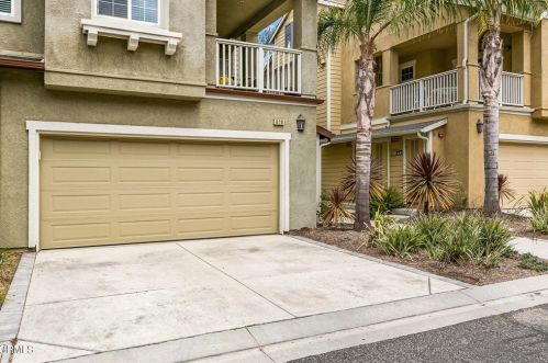 620 Green River St, Oxnard, CA 93036-5318