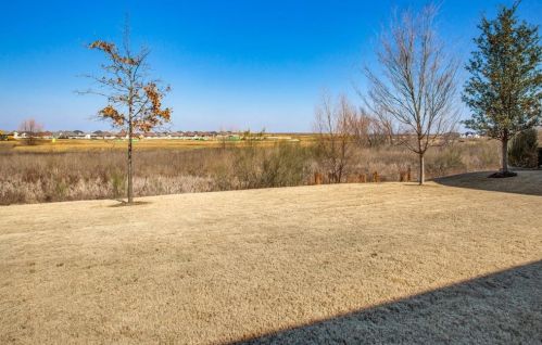 9624 Crestview Dr, Denton TX  76207-6771 exterior