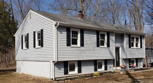 2 Roger Rd, Norwich, CT 06351-1216