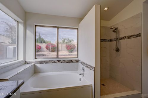 6960 Villa Hermosa, Glendale AZ  85310-5857 exterior