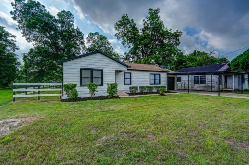 624 Branch St, Dinsmore, TX 77488-3506