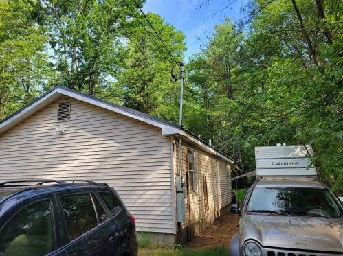 62 Hutchins St, Concord, NH 03303-4126