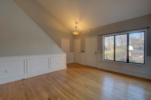 114 Wessex Pl, Newport, KY 41075-1252