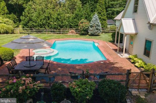 737 Hoover Rd, Blue Bell PA  19422-2015 exterior