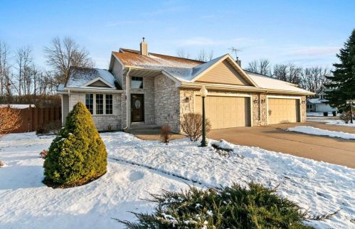 1046 Melody Dr, Green Bay WI  54303-6375 exterior