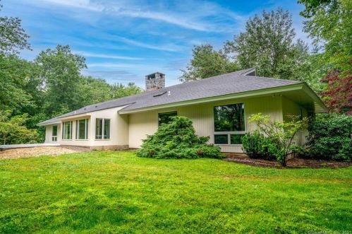 14 Turtle Back Rd, New Canaan CT  06840-2618 exterior