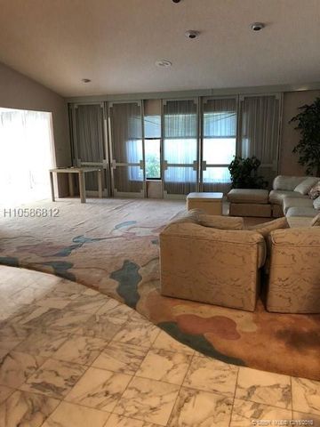 3650 36th Ave, Hollywood FL  33021-2543 exterior