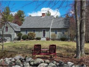 227 Rd, Deerfield NH  03037-1710 exterior