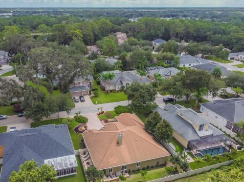 1827 Crooked Oak Ln, Lutz FL  33559-7407 exterior