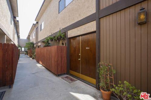 5445 Corteen Pl, North Hollywood, CA 91607-4301