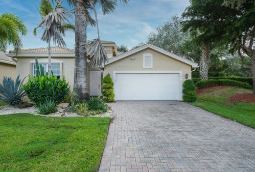 6858 Watertown Dr, Boynton Beach, FL 33437-3920