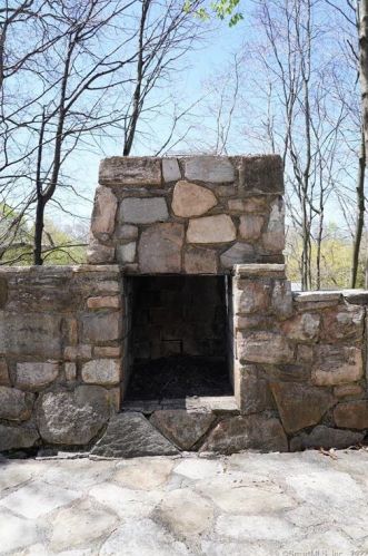 120 Platt Ave, Norwich CT  06360-3627 exterior