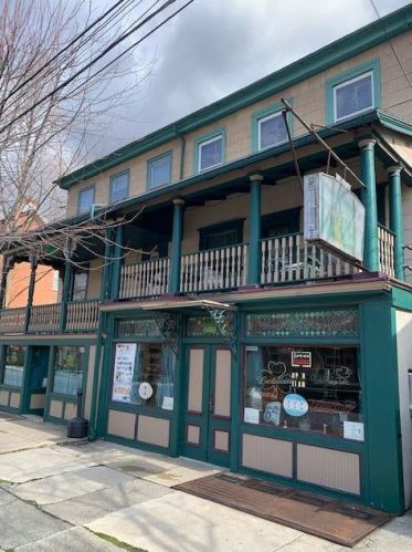 735 Front St, Catasauqua, PA 18032-2309