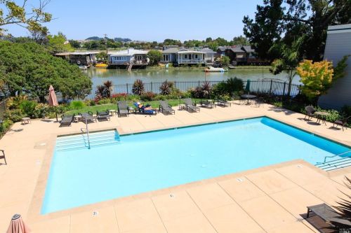 196 Larkspur Plaza Dr, Larkspur CA  94939-1422 exterior