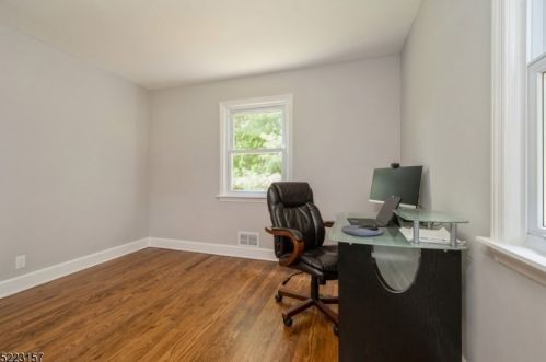 27 Dogwood Rd, Greystone Park NJ  07950-1918 exterior