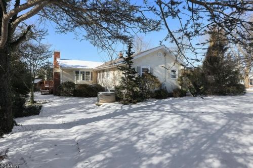 1 Prince Rd, Parsippany NJ  07054-4822 exterior