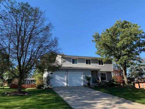 1127 Nouvelle Dr, Miamisburg, OH 45342-6301