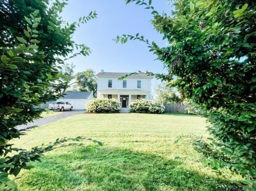 3678 Boomer Rd, Cincinnati, OH 45247-8016