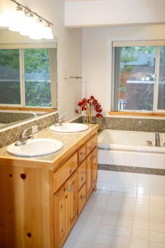 1681 Tionontati St, South Lake Tahoe CA  96150-4902 exterior