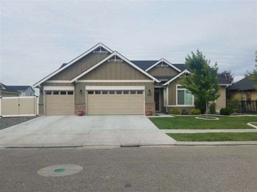 609 Davin Creek Dr, Nampa, ID 83686