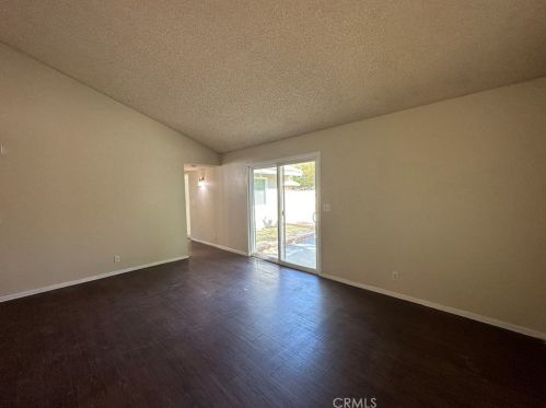 44840 Hanstead Ave, Lancaster CA  93535-2739 exterior