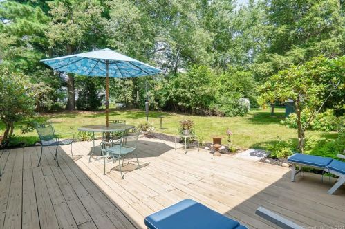 45 Sherman Rd, Glastonbury CT  06033-2911 exterior