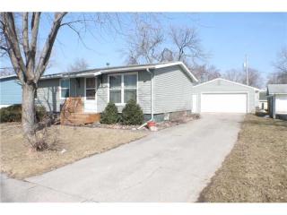 260 Clymer Rd, Hiawatha, IA 52233-1112