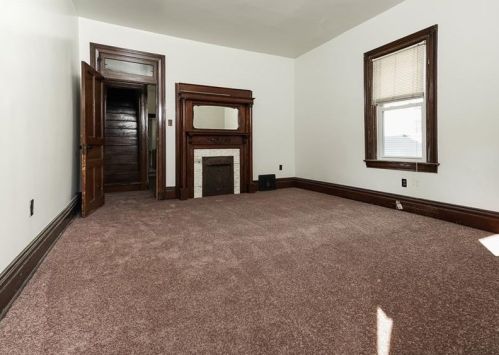 21 Wabash Ave, Hickory, PA 15340-1153