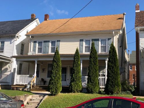225 Main St, Red Lion, PA 17356-1314