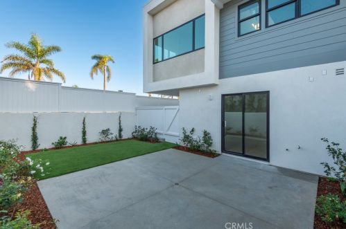 1423 15th St, Manhattan Beach CA  90266-4070 exterior